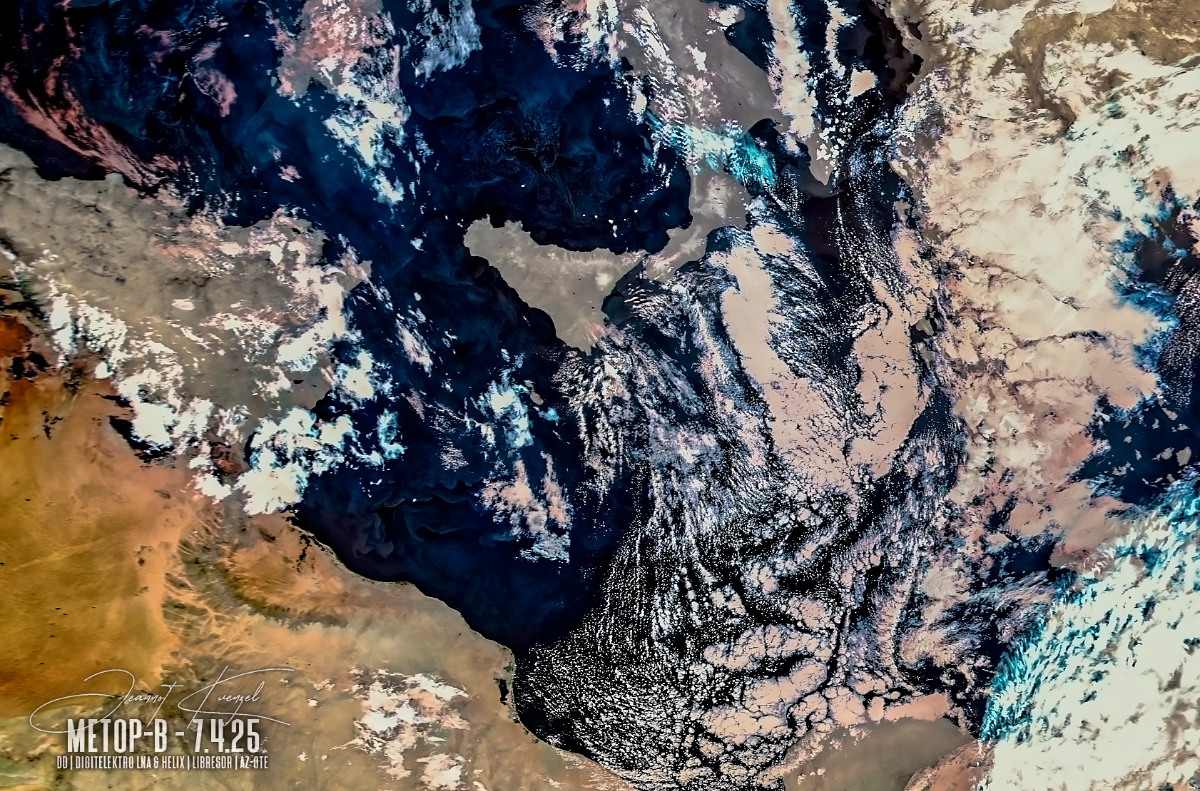 4.25 MetOpB avhrr 3 rgb AVHRR 3b45 IR False Color corrected D1